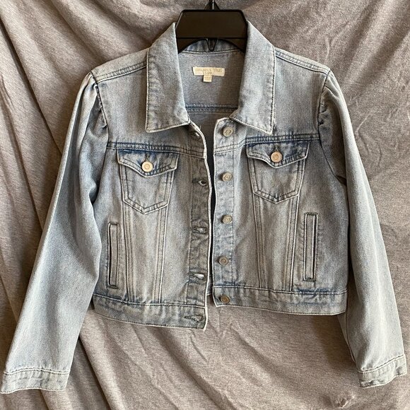 Chelsea & Violet Other - Chelsea & Violet point collar long sleeve denim short jacket LARGE girls